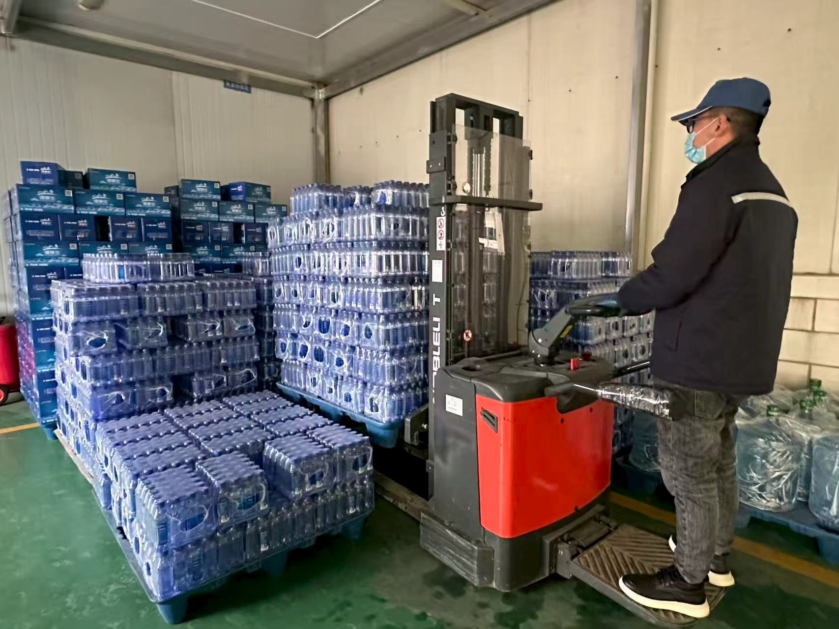 大干100天 决胜保目标⑪|润川矿泉水公司：锚定目标全力冲刺 实干担当决胜全年